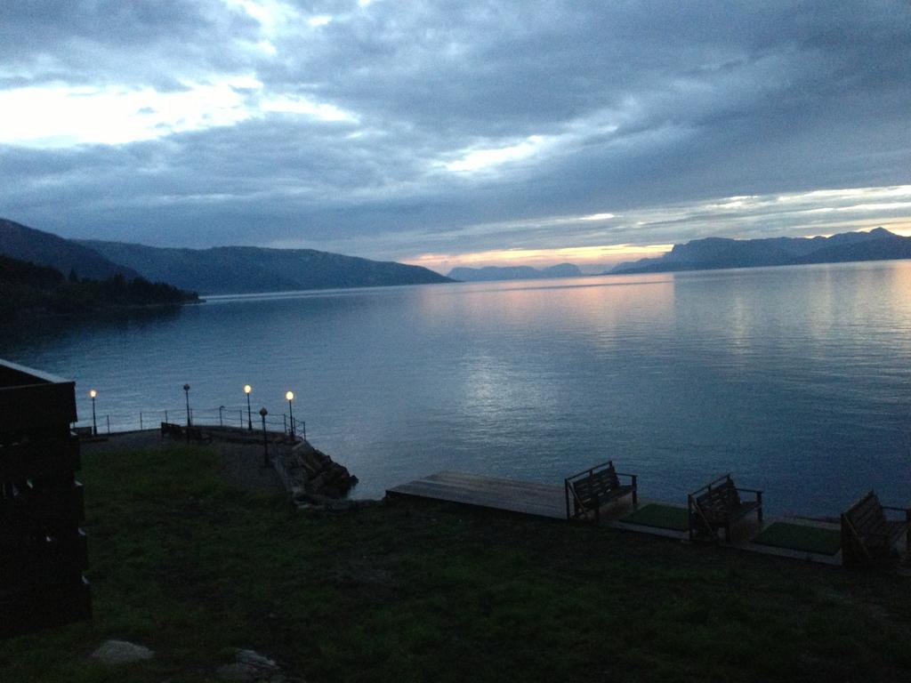 Brekkestranda Fjordhotel Brekke  Εξωτερικό φωτογραφία