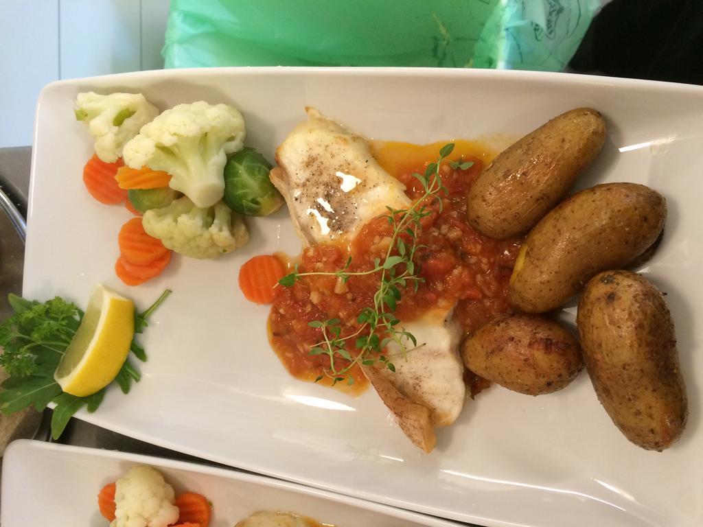Brekkestranda Fjordhotel Brekke  Εξωτερικό φωτογραφία